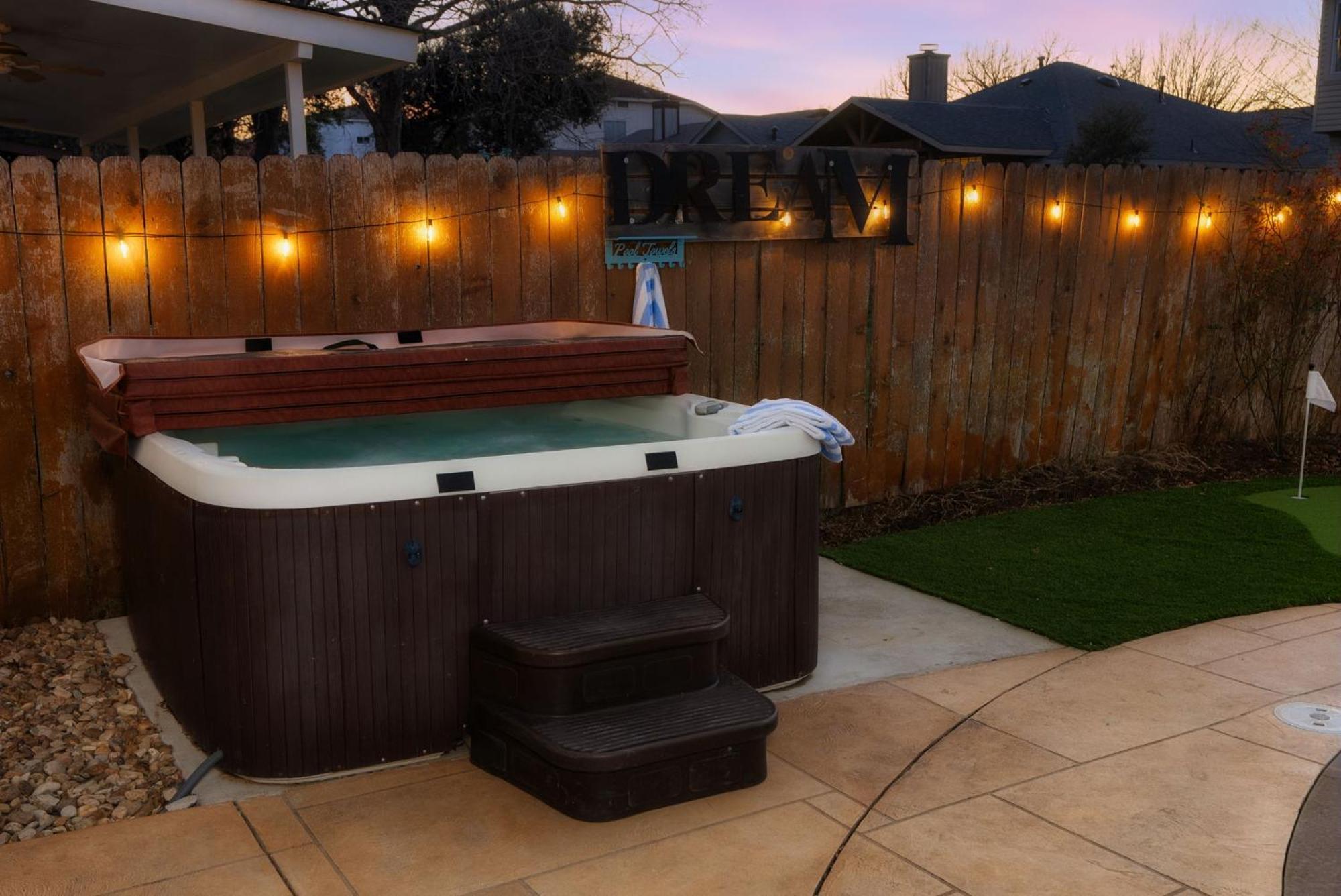 Pool Hottub Firepit Bbq Billiard Ps4 Golf Pflugerville Zewnętrze zdjęcie